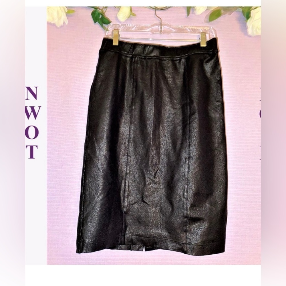 NWT CALLIE LIVES SIZE MEDIUM BLACK MIDI/MAXI LOOKS LIKE LEATHER SHINY SKIRT